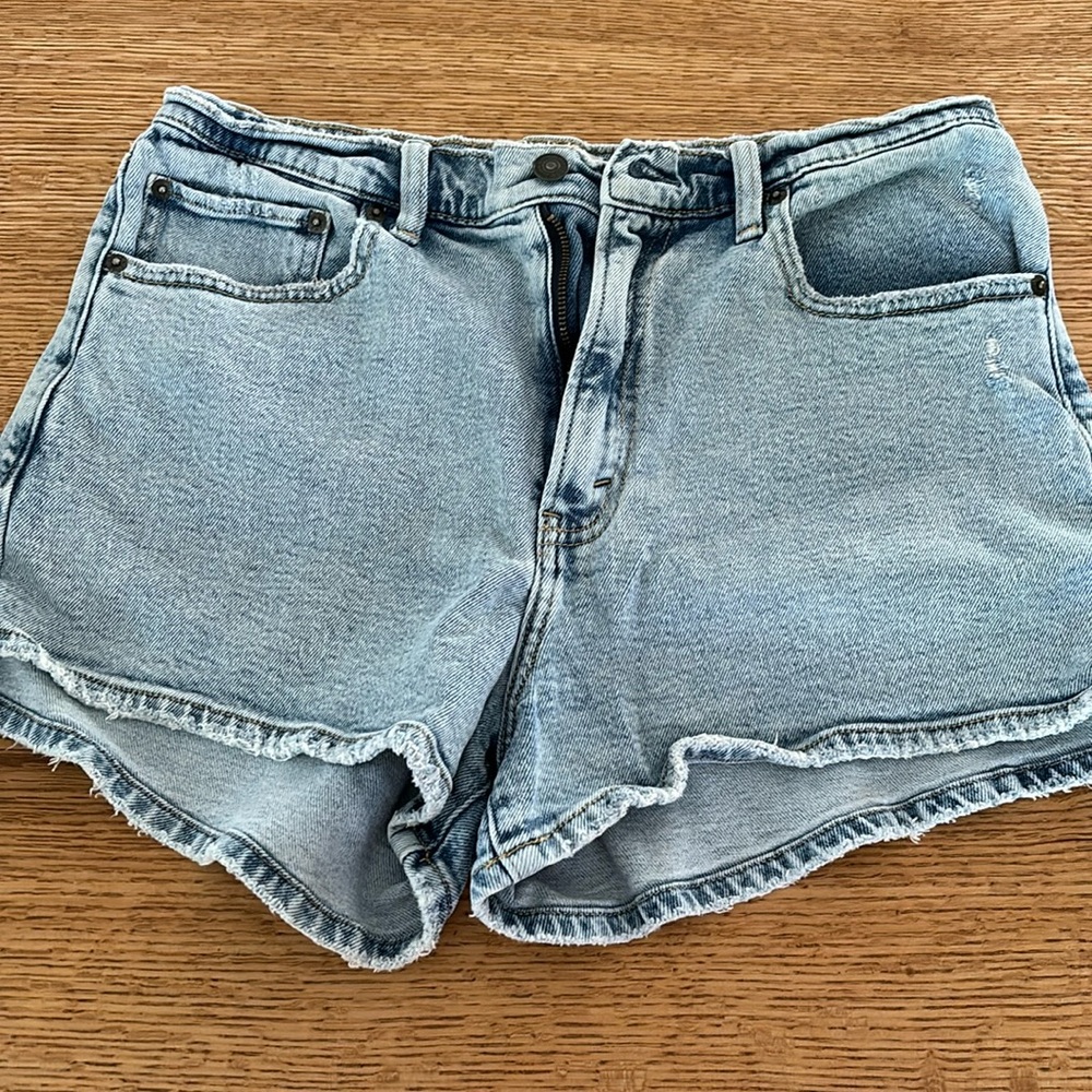 Abercrombie and fitch mom short high rise